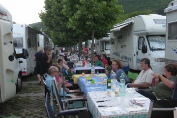 IMG 0542Muccia Giugno 2013   L azzurro dal mare